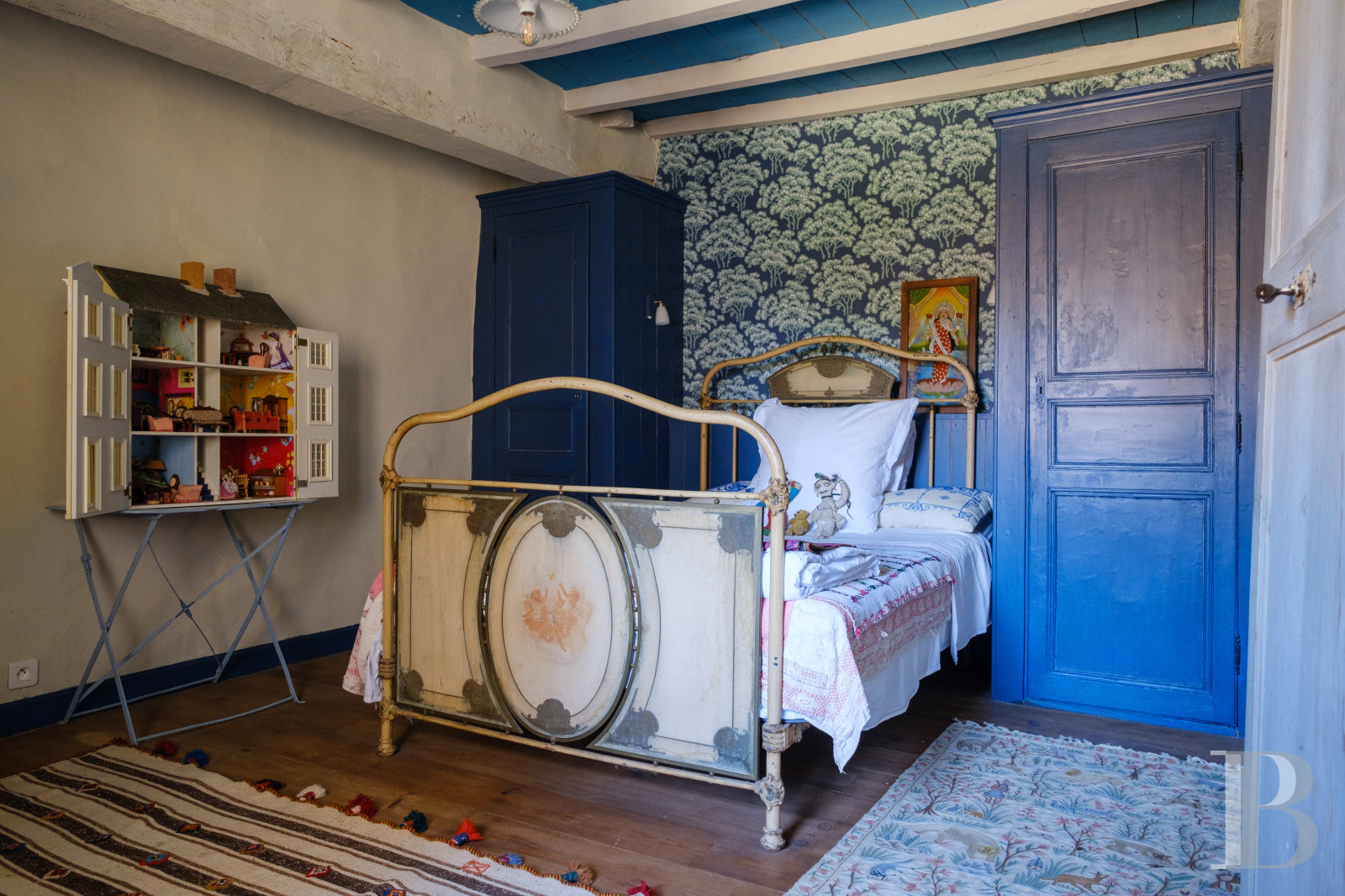 Dans le Gers, à l’ouest de Lectoure, un ancien domaine de production d’armagnac transformé et décoré avec soin - photo  n°16